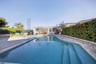 Moradia T4 para Venda em Sesimbra (Castelo)