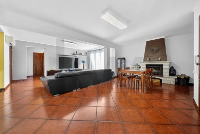 Moradia T4 para Venda em Sesimbra (Castelo)