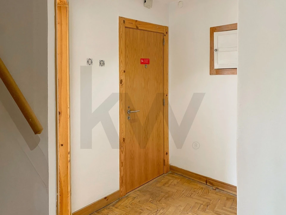 Apartamento T2 para Venda em Alvalade Foto 1