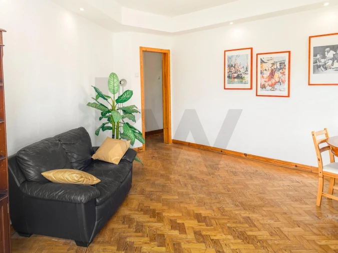 Apartamento T2 para Venda em Alvalade Foto 5