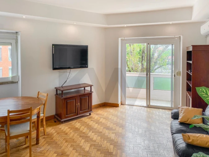 Apartamento T2 para Venda em Alvalade Foto 6