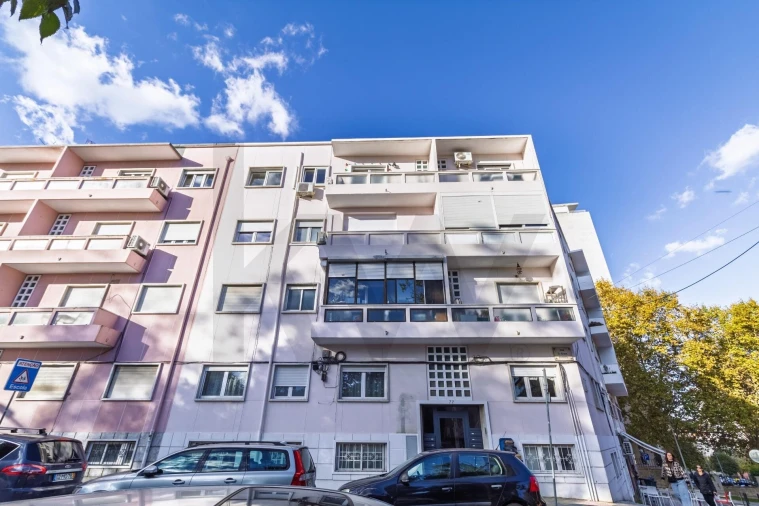 Apartamento T2 para Venda em Alvalade Foto 31