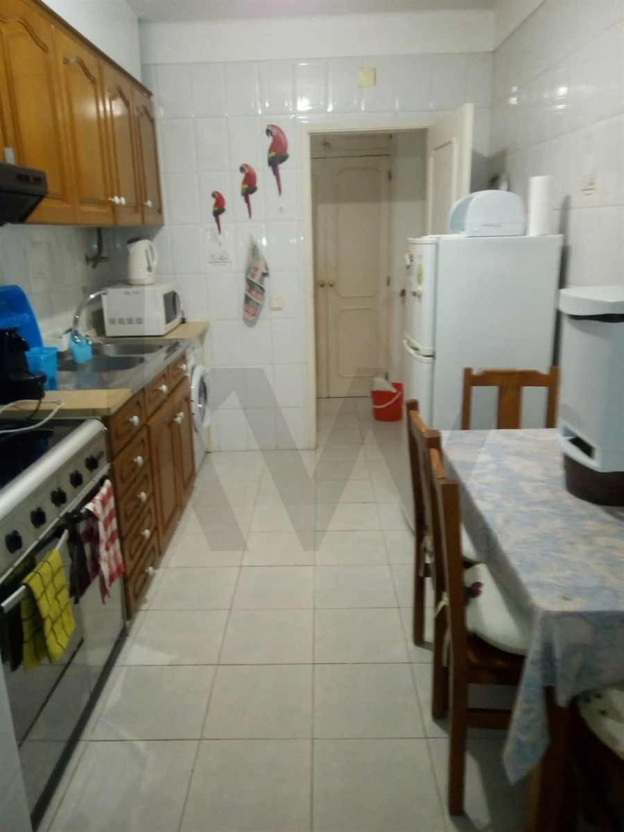 Apartamento T1 para Venda em Quarteira Foto 5