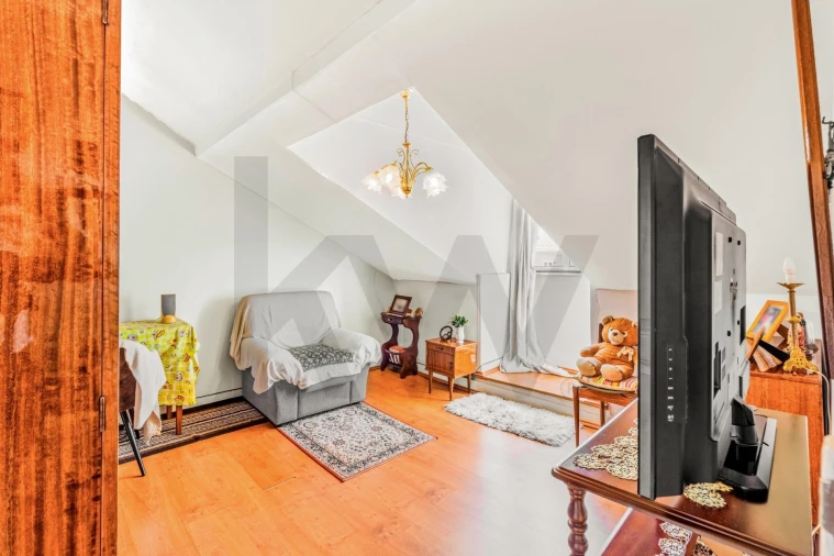 Apartamento T4 para Venda em Santo António Foto 4