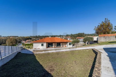 Moradia T4 para Venda em Macieira de Sarnes