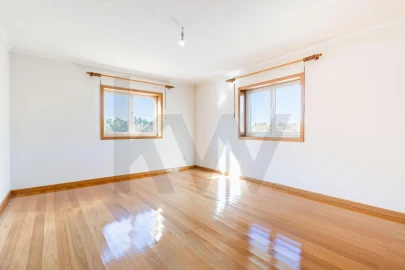 Moradia T4 para Venda em Macieira de Sarnes