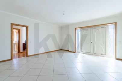 Moradia T4 para Venda em Macieira de Sarnes