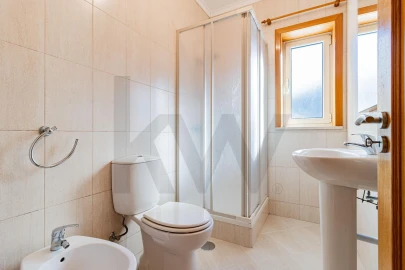 Moradia T4 para Venda em Macieira de Sarnes