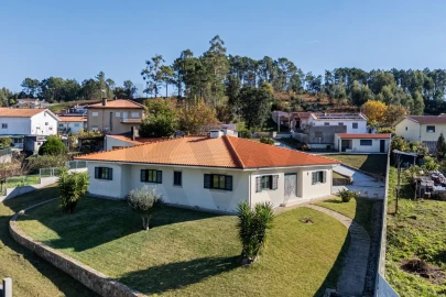 Moradia T4 para Venda em Macieira de Sarnes