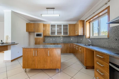 Moradia T4 para Venda em Macieira de Sarnes