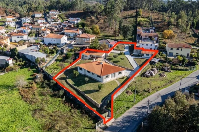 Moradia T4 para Venda em Macieira de Sarnes