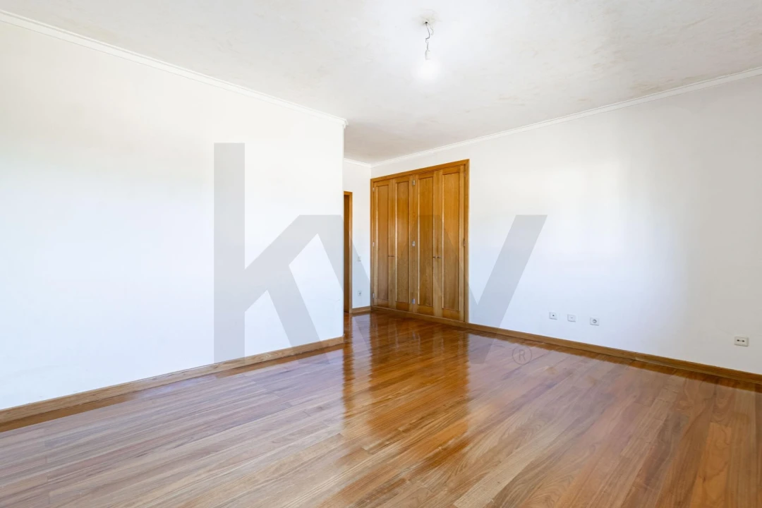 Moradia T4 para Venda em Macieira de Sarnes Foto 16