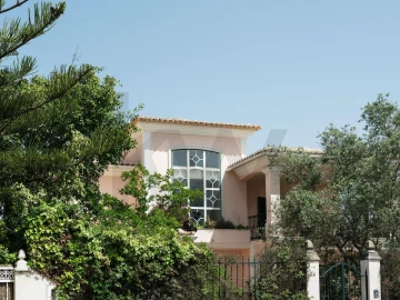 Moradia T5 para Venda em Almada, Cova da Piedade, Pragal e Cacilhas