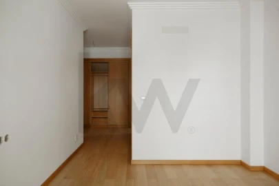 Apartamento T3 para Venda em Oeiras e São Julião da Barra, Paço de Arcos e Caxias