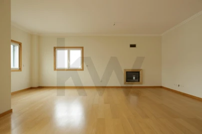 Apartamento T3 para Venda em Oeiras e São Julião da Barra, Paço de Arcos e Caxias