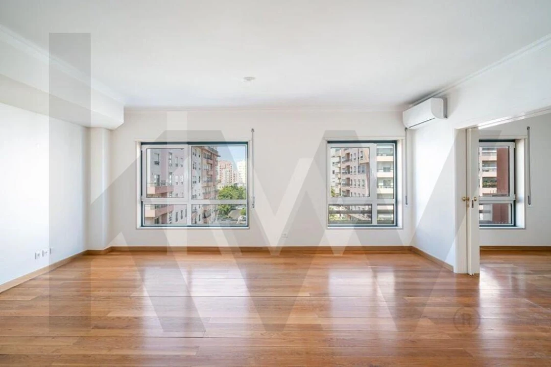 Apartamento T4 para Arrendamento em Lumiar Foto 2