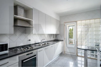 Apartamento T4 para Arrendamento em Lumiar