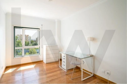 Apartamento T4 para Arrendamento em Lumiar