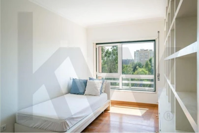 Apartamento T4 para Arrendamento em Lumiar