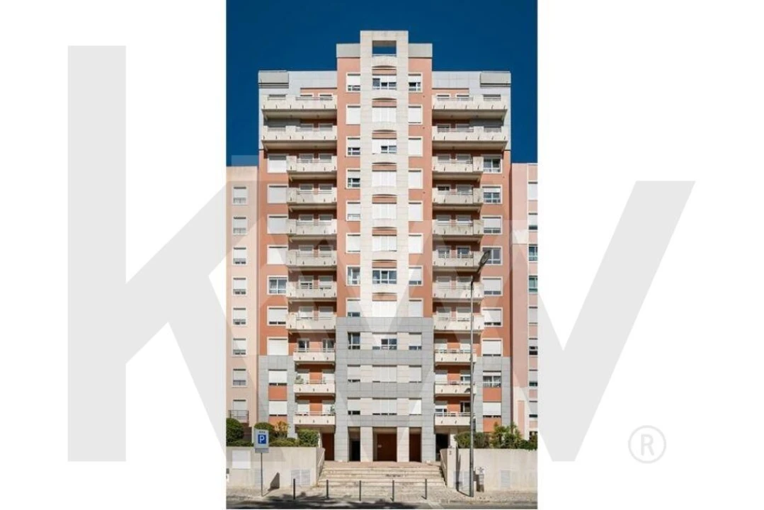 Apartamento T4 para Arrendamento em Lumiar Foto 25