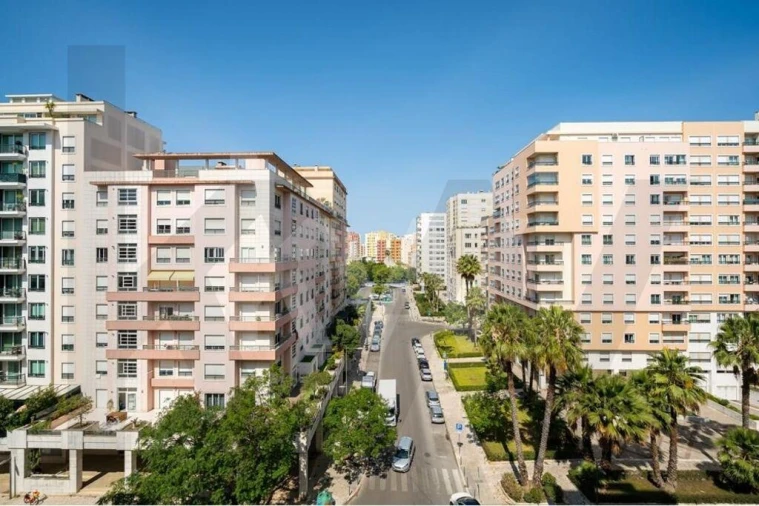 Apartamento T4 para Arrendamento em Lumiar Foto 10