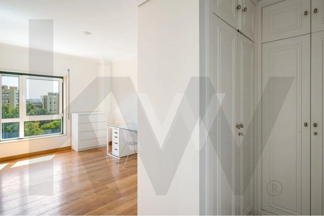 Apartamento T4 para Arrendamento em Lumiar Foto 14