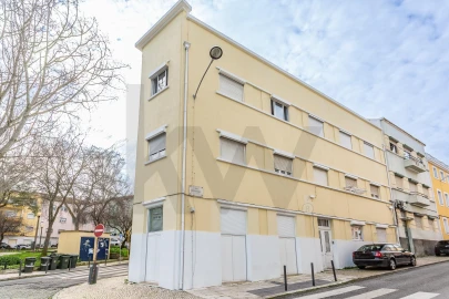 Apartamento T1 para Venda em Beato