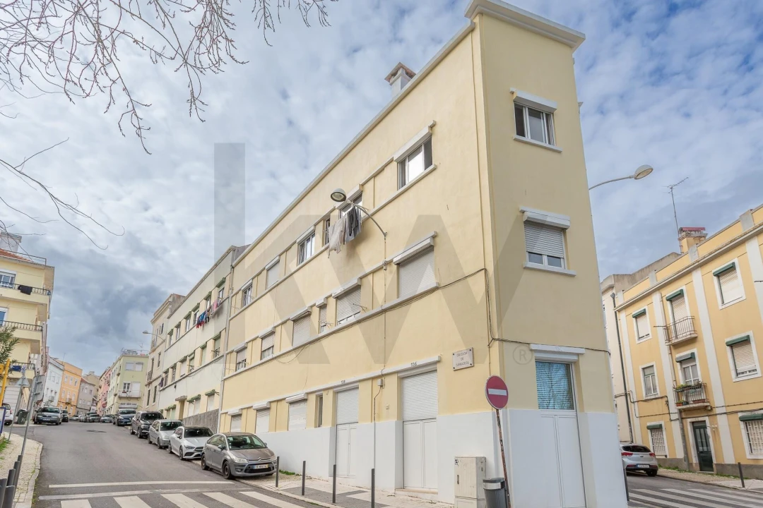 Apartamento T1 para Venda em Beato Foto 16