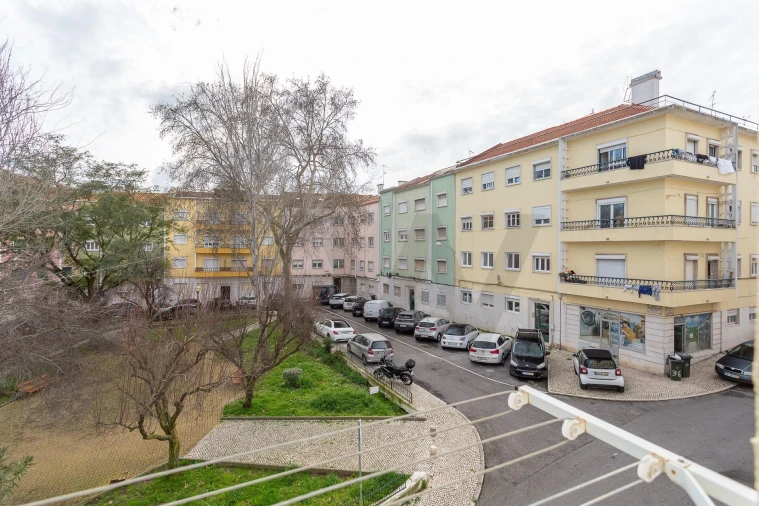 Apartamento T1 para Venda em Beato Foto 13