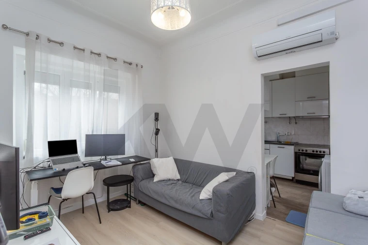 Apartamento T1 para Venda em Beato Foto 4