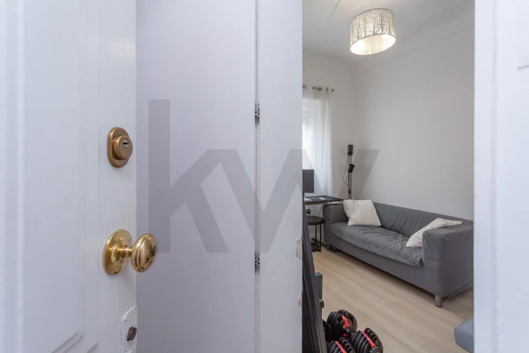 Apartamento T1 para Venda em Beato Foto 7