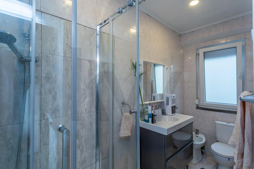 Apartamento T1 para Venda em Beato Foto 6