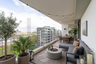 Apartamento T4 para Venda em Santo António dos Cavaleiros e Frielas