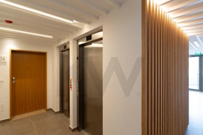 Apartamento T4 para Venda em Santo António dos Cavaleiros e Frielas