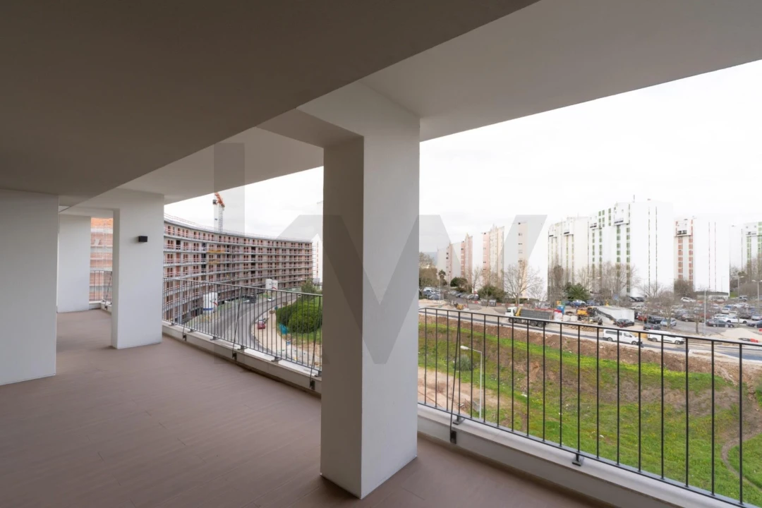 Apartamento T4 para Venda em Santo António dos Cavaleiros e Frielas Foto 28