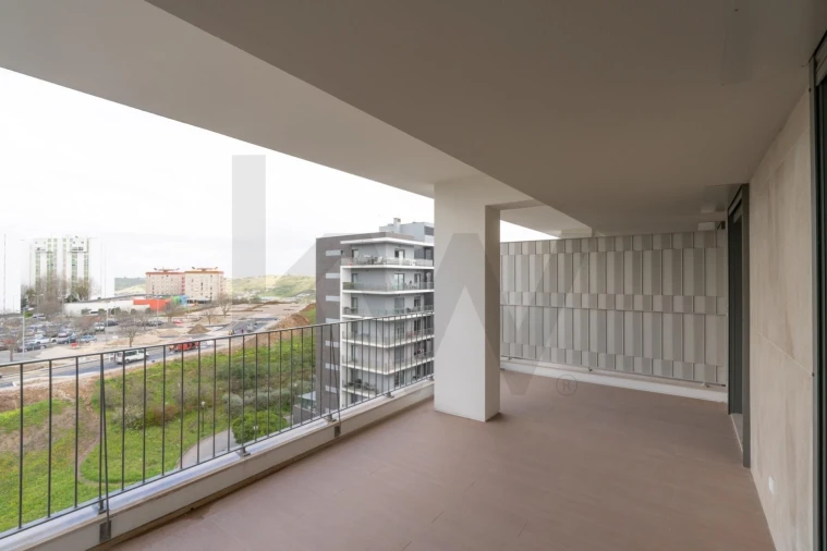 Apartamento T4 para Venda em Santo António dos Cavaleiros e Frielas Foto 27