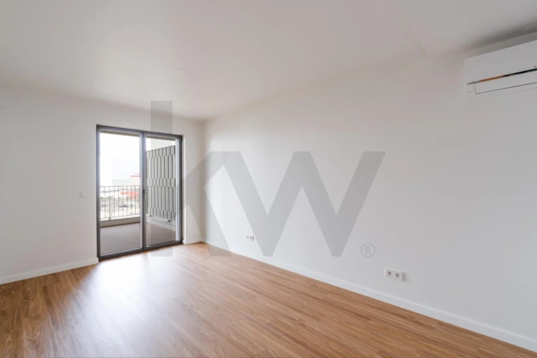 Apartamento T4 para Venda em Santo António dos Cavaleiros e Frielas Foto 6