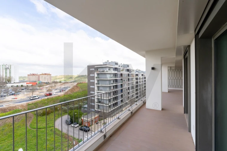 Apartamento T4 para Venda em Santo António dos Cavaleiros e Frielas Foto 24