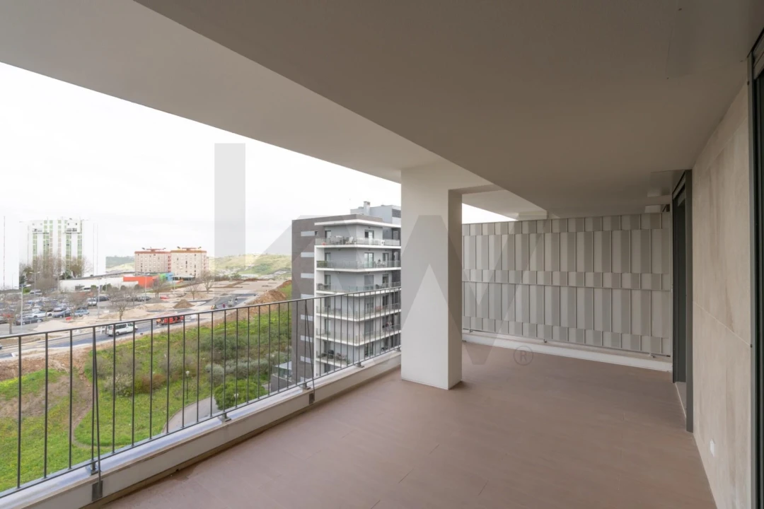 Apartamento T4 para Venda em Santo António dos Cavaleiros e Frielas Foto 27