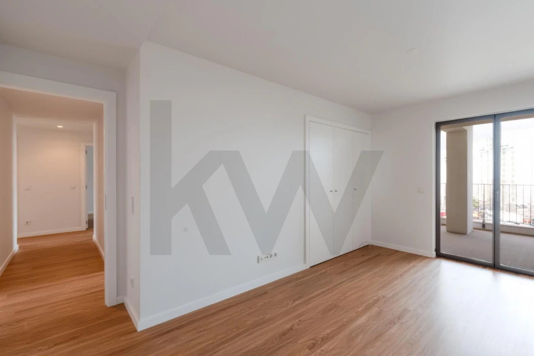 Apartamento T4 para Venda em Santo António dos Cavaleiros e Frielas Foto 3