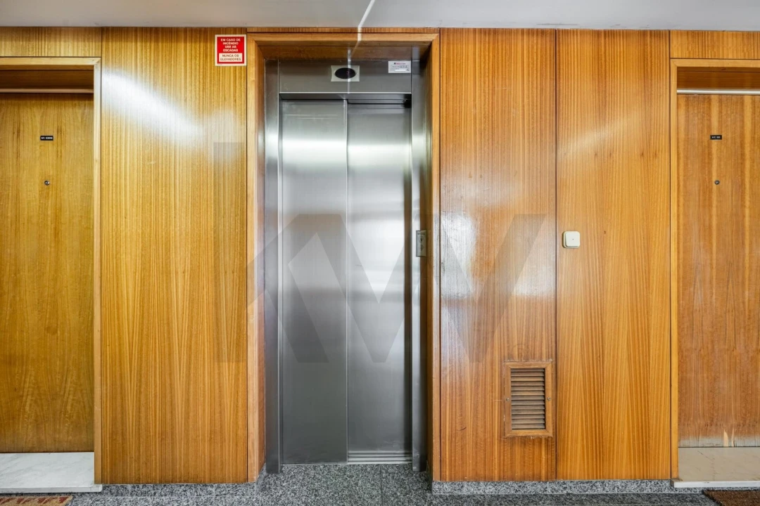 Apartamento T2 para Venda em Paranhos Foto 18