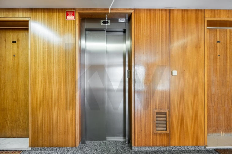 Apartamento T2 para Venda em Paranhos Foto 18