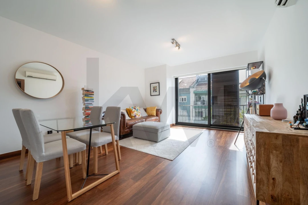 Apartamento T1 para Venda em Santo António Foto 1