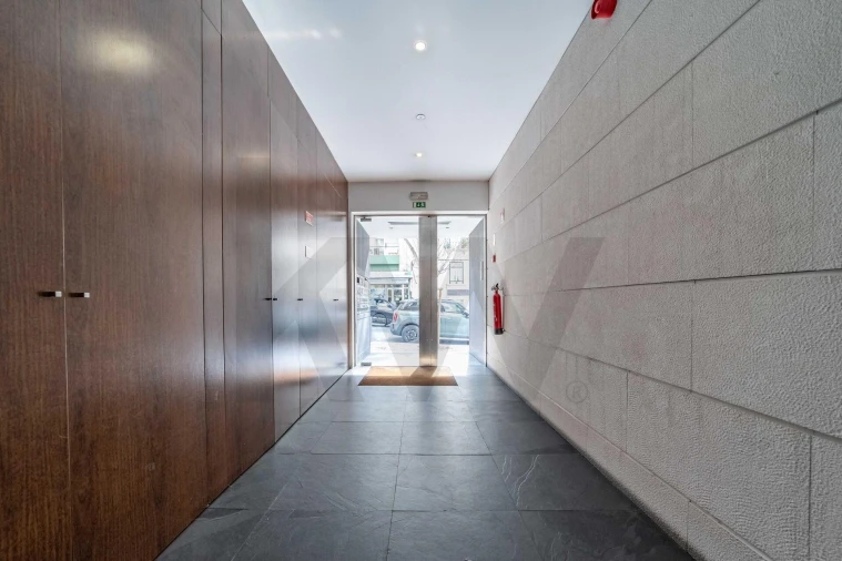 Apartamento T1 para Venda em Santo António Foto 14