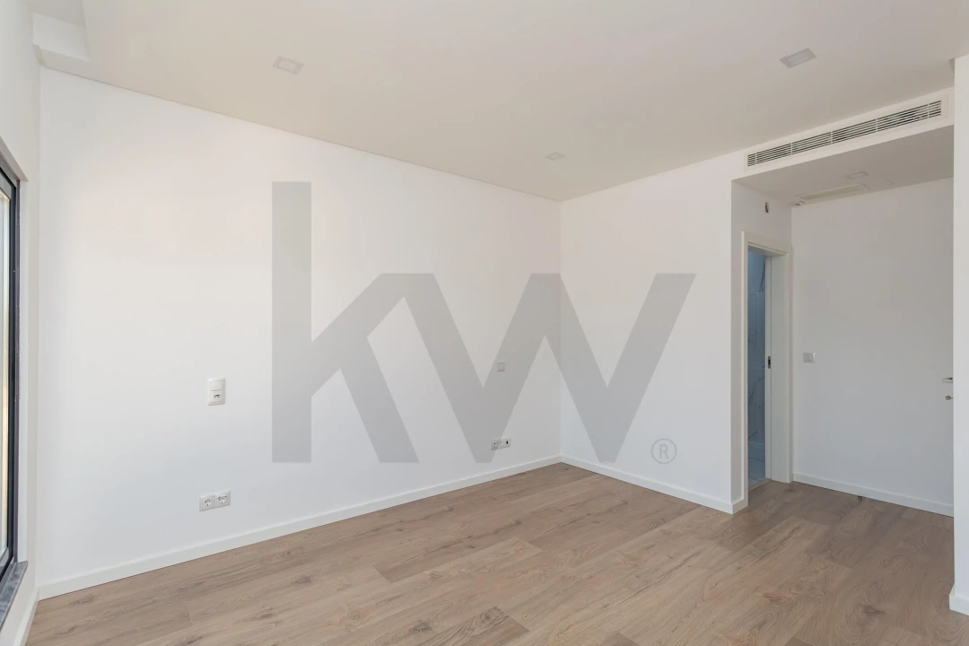 Moradia T4 para Venda em Loures Foto 38