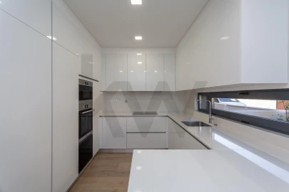 Moradia T4 para Venda em Loures