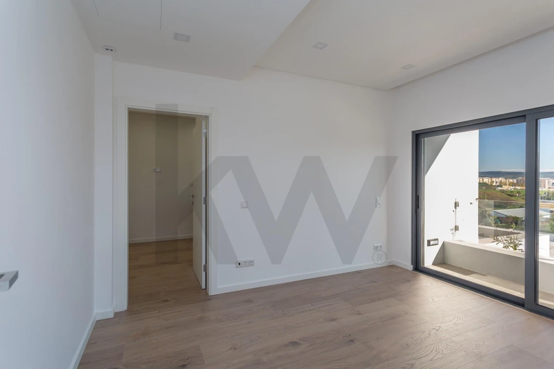 Moradia T4 para Venda em Loures Foto 45