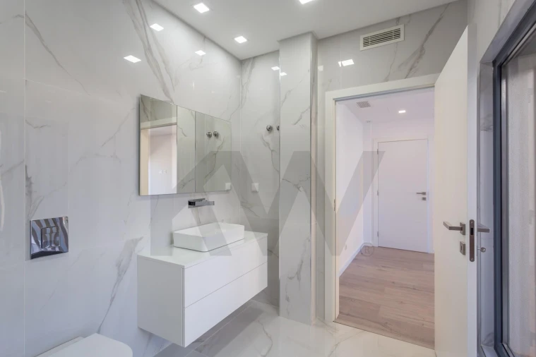 Moradia T4 para Venda em Loures Foto 59