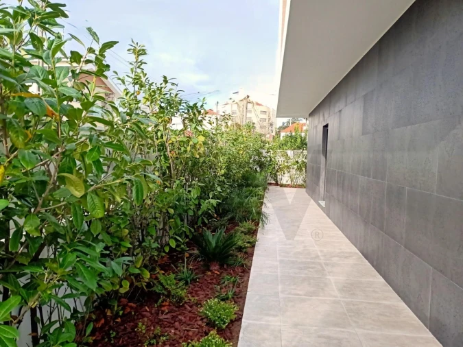 Moradia T4 para Venda em Loures Foto 5