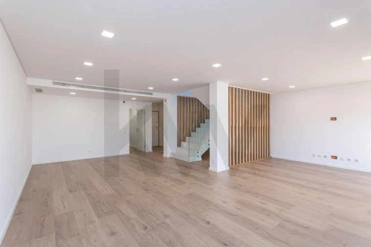 Moradia T4 para Venda em Loures Foto 11